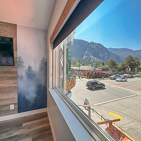 Crash Hotel Squamish Εξωτερικό φωτογραφία