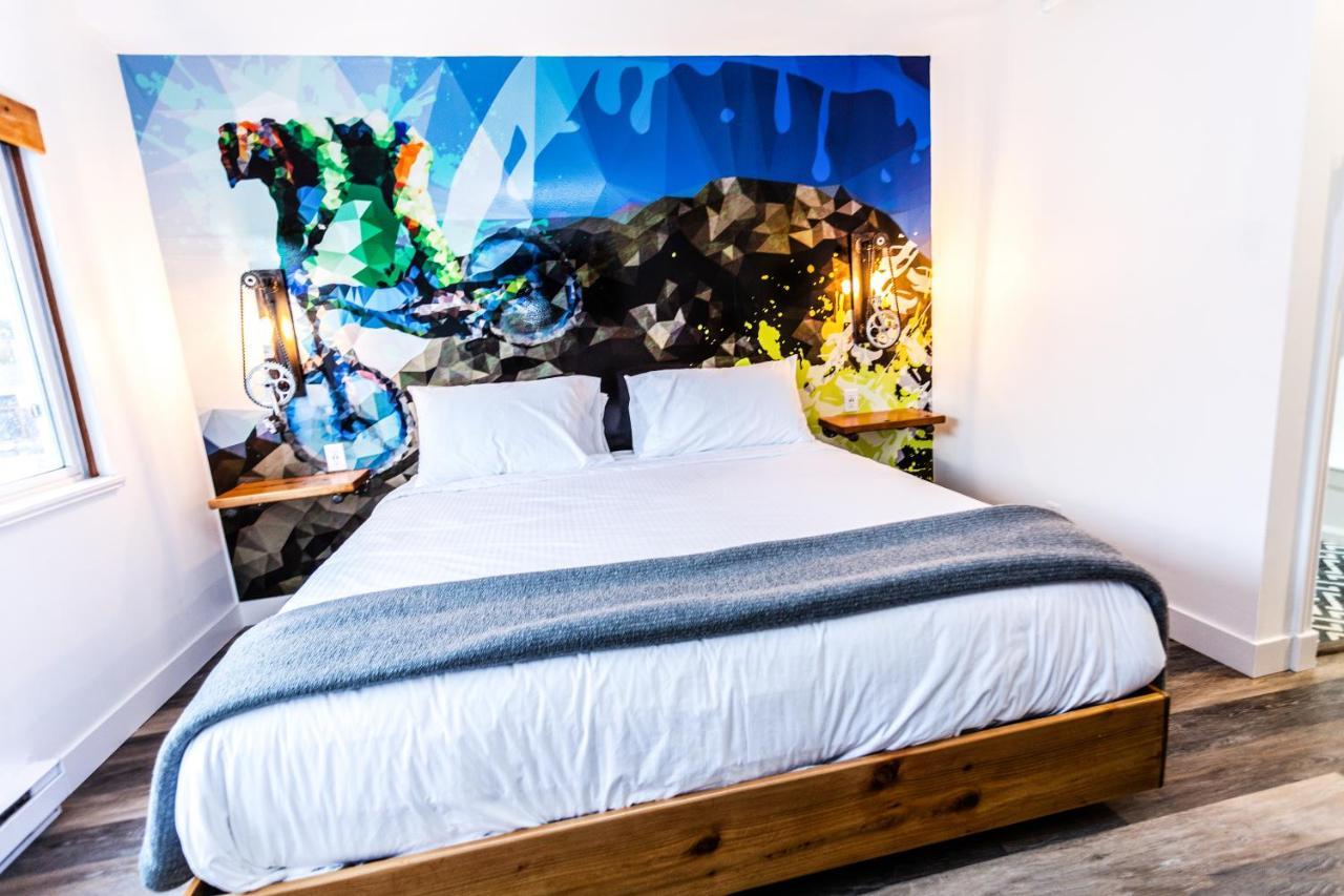 Crash Hotel Squamish Εξωτερικό φωτογραφία