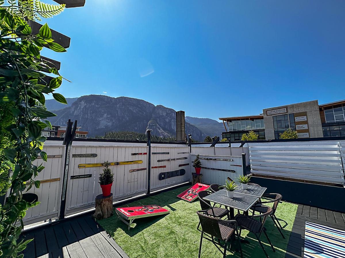 Crash Hotel Squamish Εξωτερικό φωτογραφία