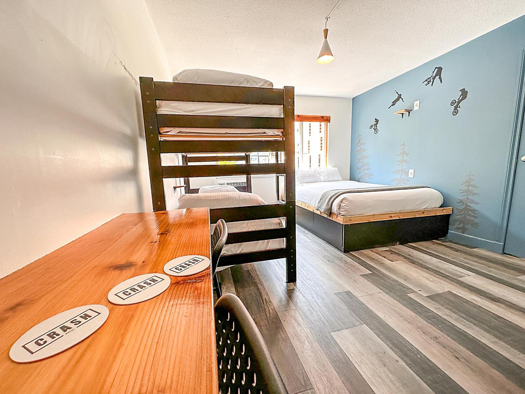 Crash Hotel Squamish Δωμάτιο φωτογραφία