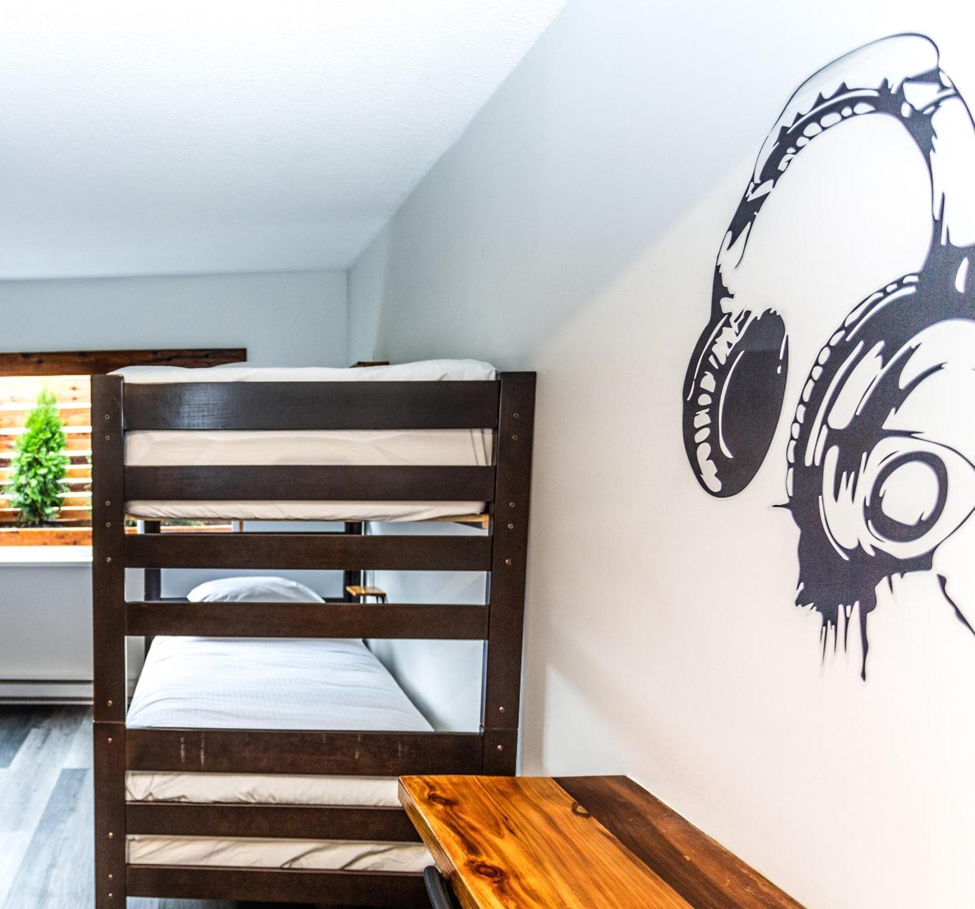 Crash Hotel Squamish Δωμάτιο φωτογραφία