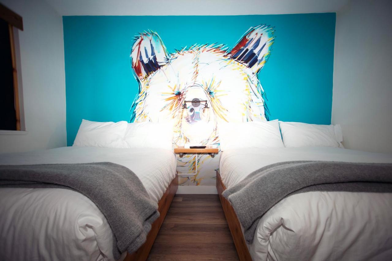 Crash Hotel Squamish Εξωτερικό φωτογραφία